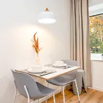 شقة Dwellstay - *