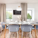 Apartment Dwellstay - *