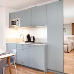 Dwellstay - Apartment *